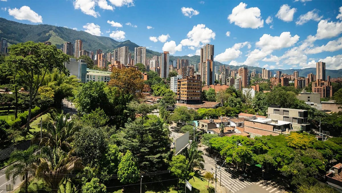 Medellìn, plata o plomo a Laureles. Come ne siamo usciti?